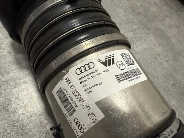 Audi RSQ8 SQ8 Q8 SQ7 Q7 II LIFT Stötdämpare Höger Vänster 4M0616039BF image 2