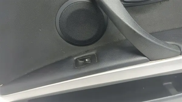 Painel da Porta Direito Dianteiro BMW E90 OEM Usado image 3