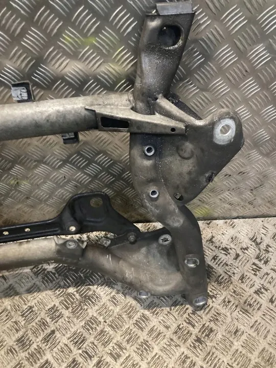 Mercedes-Benz C W204 Framfjädring OEM 2046280957 image 3