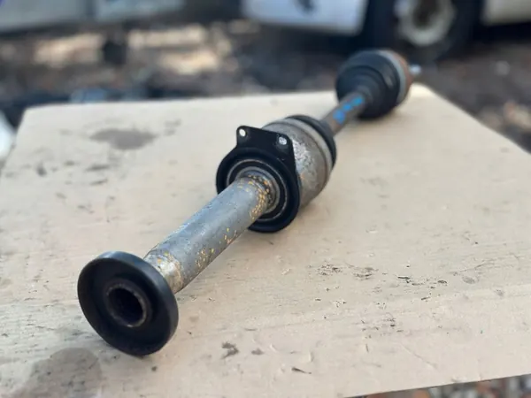 VW T5 2.0TDI Höger Framdrevaxel OEM 7E0407272AC image 2