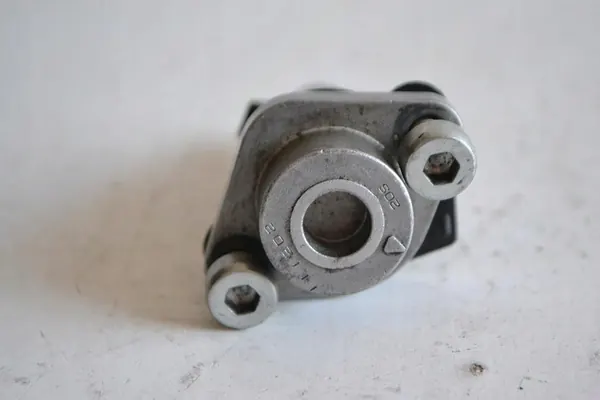 Tensor de cadena Yamaha XJ6 Original 20S1221011 image 5