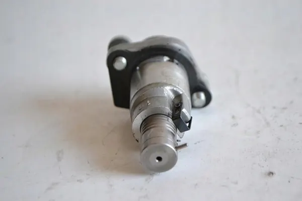 Tensor de cadena Yamaha XJ6 Original 20S1221011 image 6
