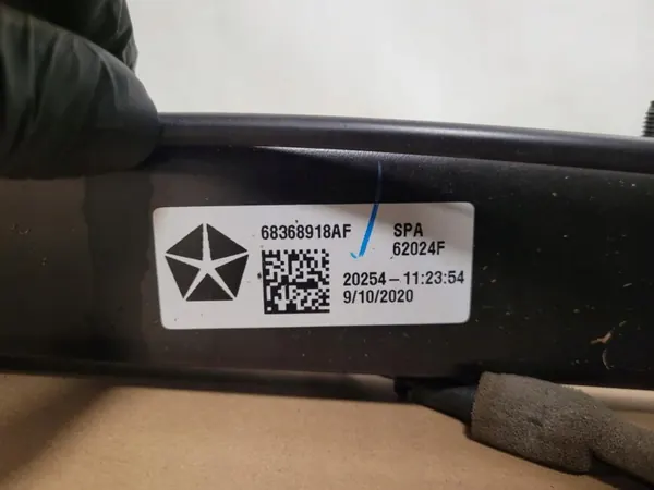 Mécanisme d'entraînement porte arrière gauche OEM 68369596AD image 3