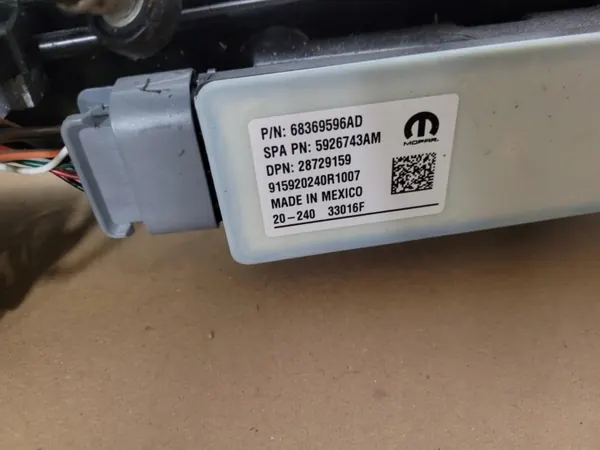 Mécanisme d'entraînement porte arrière gauche OEM 68369596AD image 5