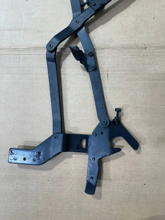 Linker achter kofferbakscharnier OEM A2307500151 Mercedes SL R230 image 9