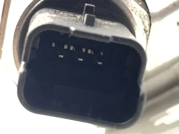 Polttoaineenjakotuki suuttimilla Citroen C3 III OEM 9810335380 image 5