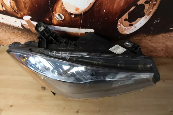 MERCEDES CLA W117 Rechter Koplamp A1178204561 image 4