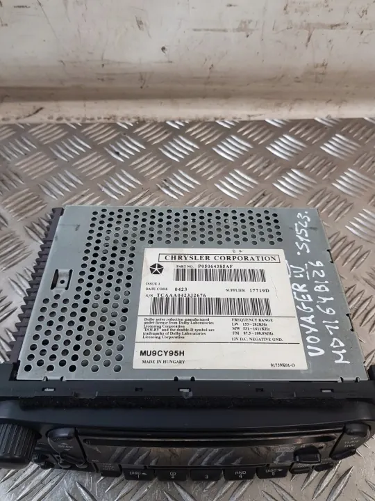 Radio Chrysler PT Cruiser OEM P05064385AF image 10
