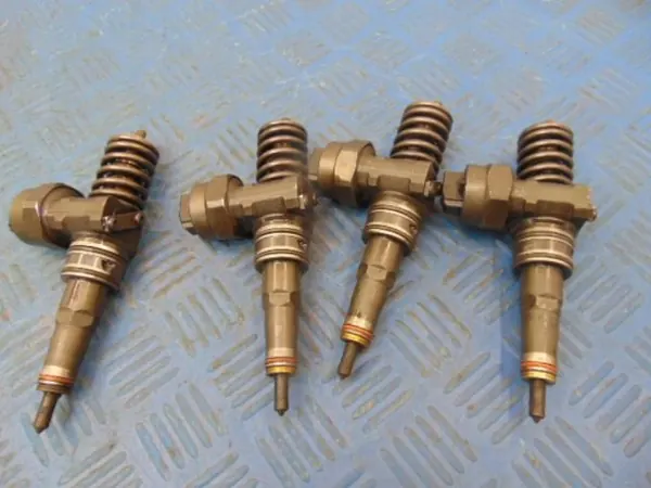 Juego de inyectores diésel OEM 0414720015 para Skoda Fabia I 1.9TDI image 2