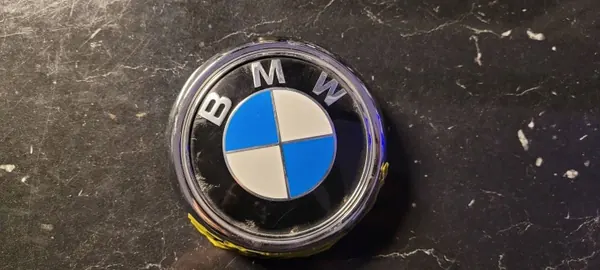 BMW X3 F25 Kofferbakembleem OEM SLX1304 - Gebruikt image 2