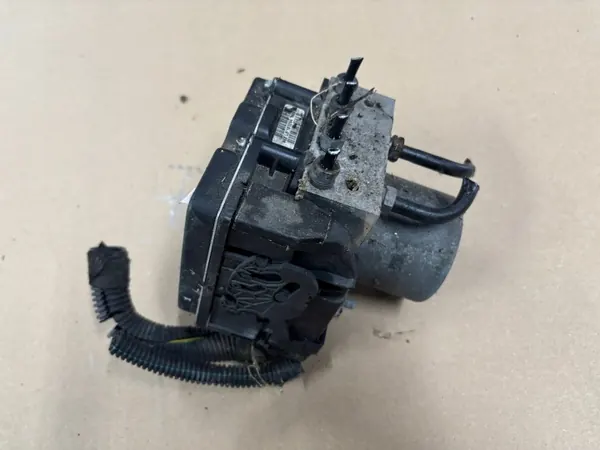 Peugeot 307 ABS-pump OEM 9653917180 - Begagnad image 2
