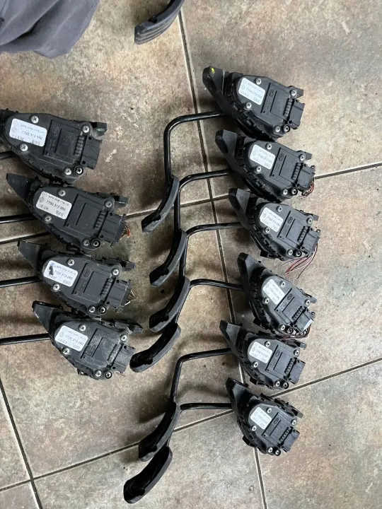 Gaspedaal OEM 7700313060 voor Traffic Vivaro Primastar image 2