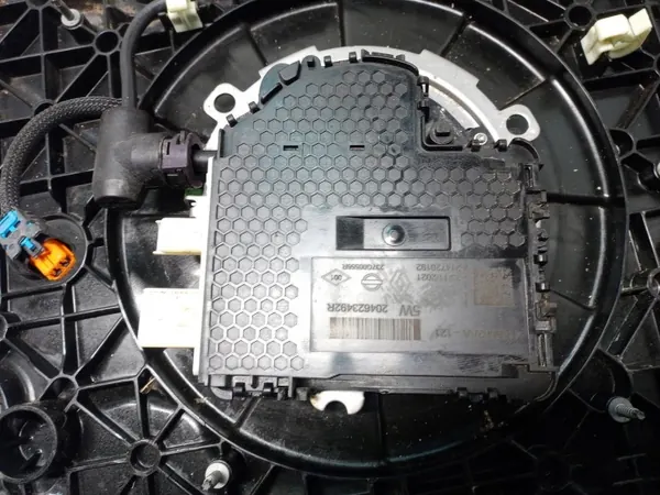 Tanque AdBlue usado OEM 237G00556R para Renault Master image 6