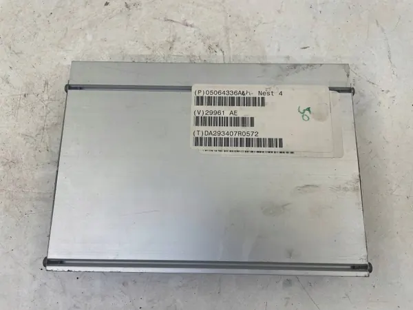 Radioversterker OEM 05064336AD voor Chrysler 300C image 2
