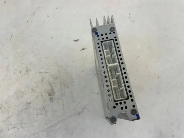 Radioversterker OEM 05064336AD voor Chrysler 300C image 3