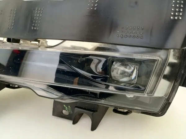 Tesla Model 3/Y DRL Halogéneo LED Esquerdo Dianteiro OEM 1507932-00-C image 9
