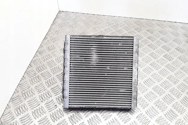 Verwarmingsradiator VW POLO 1.2L benzine 2011 6Q0820103D image 2