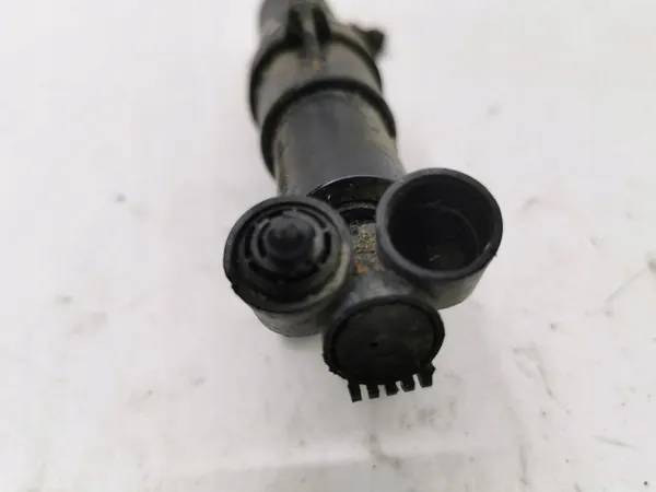 Mercedes-Benz C W203 2002 Boquilla de lavaparabrisas izquierda OEM image 2