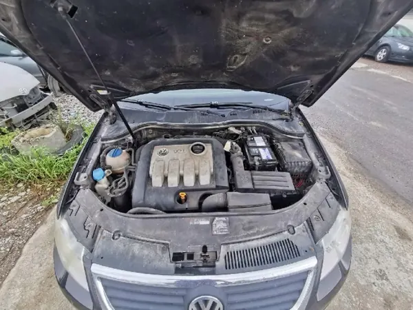 Colector de admisión OEM 03G129713 VW Passat 1.9L image 7