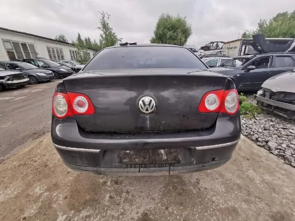 Colector de admisión OEM 03G129713 VW Passat 1.9L image 9