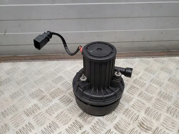Pompe à air secondaire OEM 06E906601 Audi A8 image 2