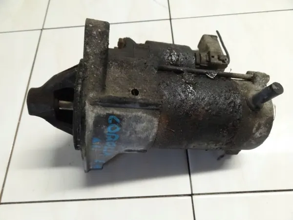 Toyota Startmotor OEM OKL15281 - Begagnad image 2