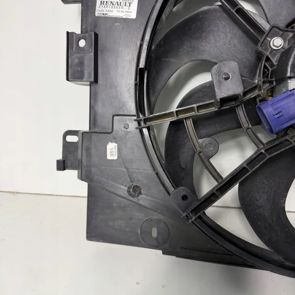 Jäähdytinpuhallin OEM 8240636 Dacia Loganille image 3