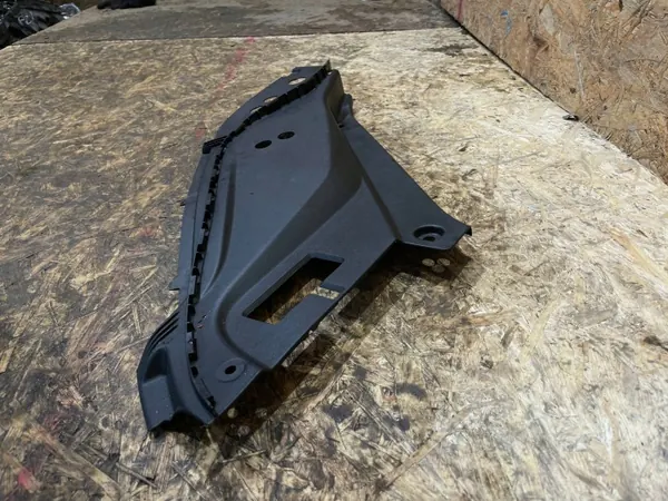 Volvo XC90 Fram-höger säkerhetsbältslock OEM 31442734 image 4