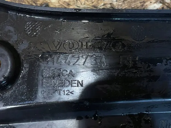 Volvo XC90 Fram-höger säkerhetsbältslock OEM 31442734 image 9