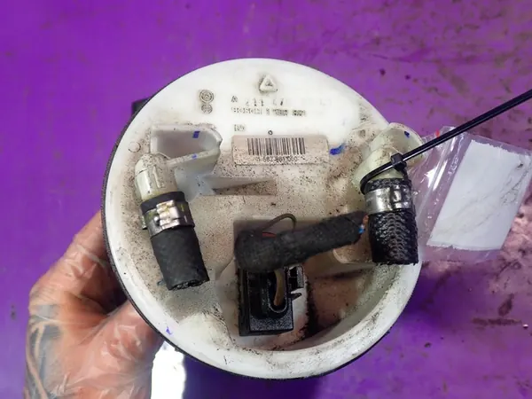 Sensor de nivel de combustible Mercedes E-Class W211 06-09 A2114701641 image 4