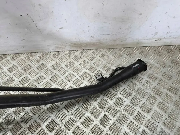 Tubo de enchimento combustível Honda HR-V 2016 OEM AMD131170 image 3