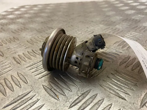 Land Rover AdBlue-injector OEM FPLA189E3AB image 2