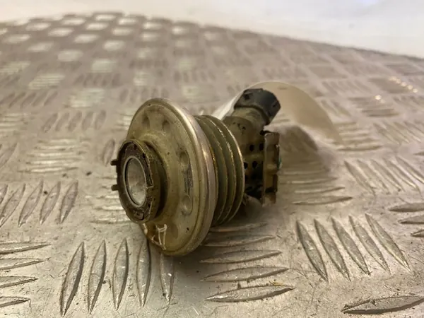 Land Rover AdBlue-injector OEM FPLA189E3AB image 3