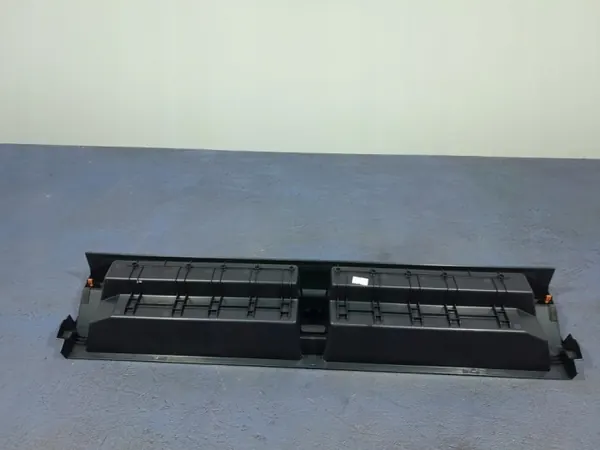 Compartiment coffre Suzuki SWACE OEM 64070-02030 image 5
