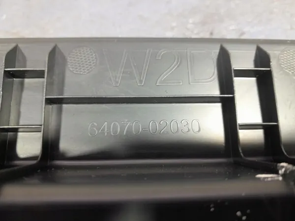 Compartiment coffre Suzuki SWACE OEM 64070-02030 image 6