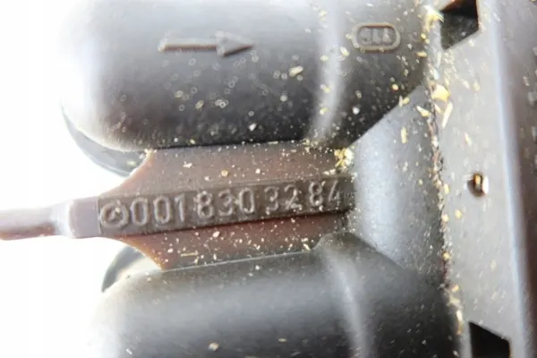 Mercedes W208 Wasserventil OEM 0018303284 image 4