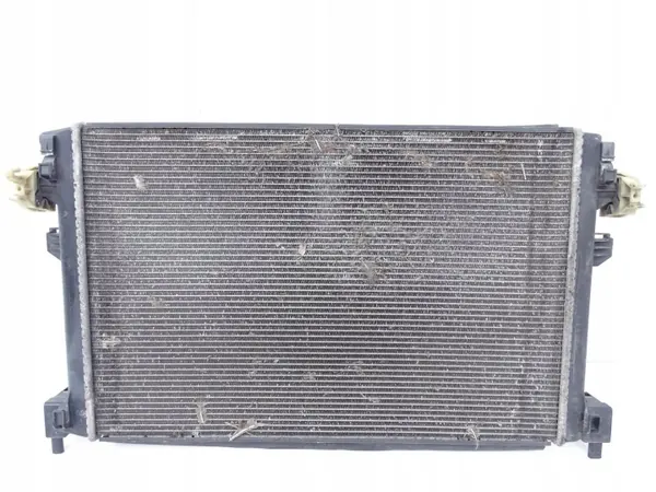 Radiateur d'eau d'occasion OEM 5Q0121251FA pour VW Golf VII image 2