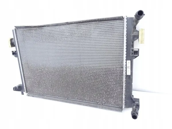 Radiateur d'eau d'occasion OEM 5Q0121251FA pour VW Golf VII image 7
