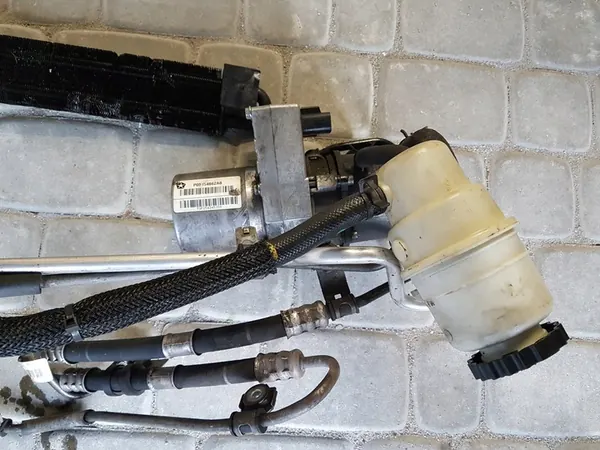 JEEP GRAND CHEROKEE WK2 Servostyrningspump P05154662AB image 3