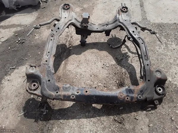 Subchasis Hyundai Tucson OEM AM-463137 Usado image 6