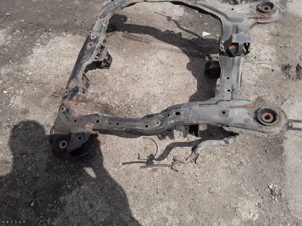 Subchasis Hyundai Tucson OEM AM-463137 Usado image 7