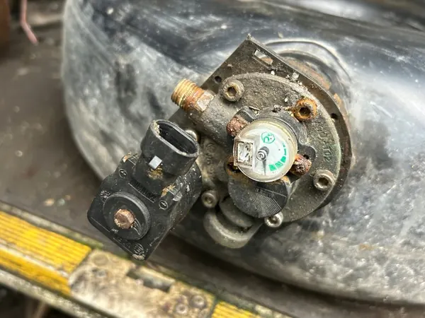 LPG-gastank 34L med papper image 3