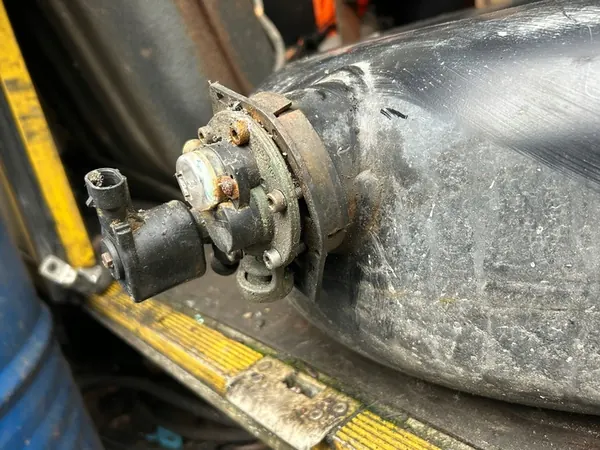 LPG-gastank 34L med papper image 4