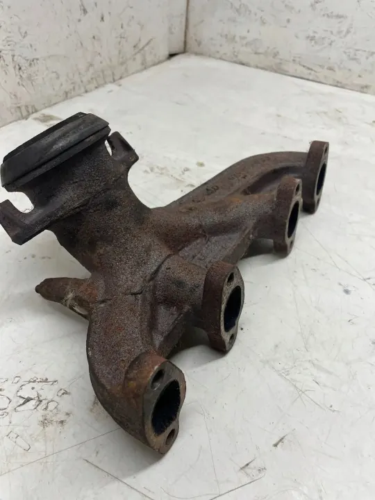 Pakoputken keräin OEM 028253033 VW Multivan T4:lle image 2
