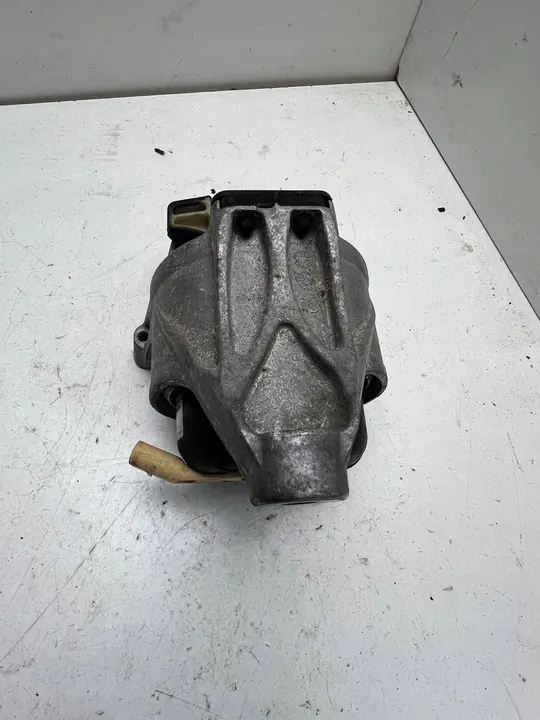 AUDI A4 B9 2.0TFSI Soporte de Motor 8W0199371BH image 3