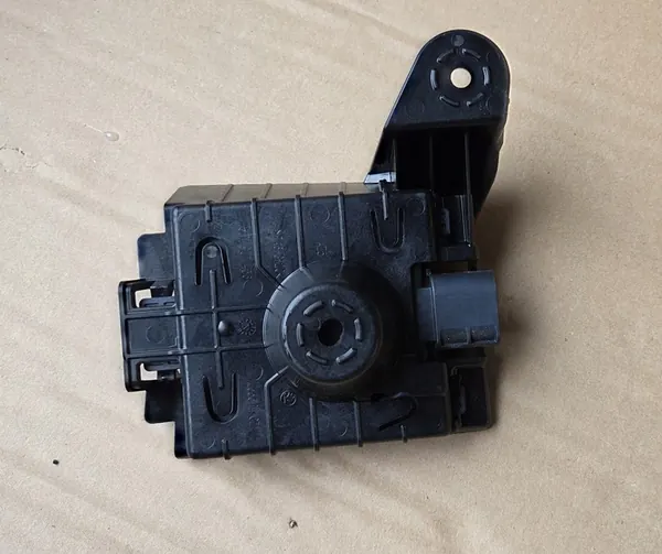 Höger Filändringsassistent 2Q0907686G VW Audi Skoda Seat image 2