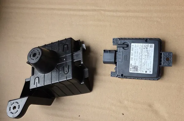 Höger Filändringsassistent 2Q0907686G VW Audi Skoda Seat image 5