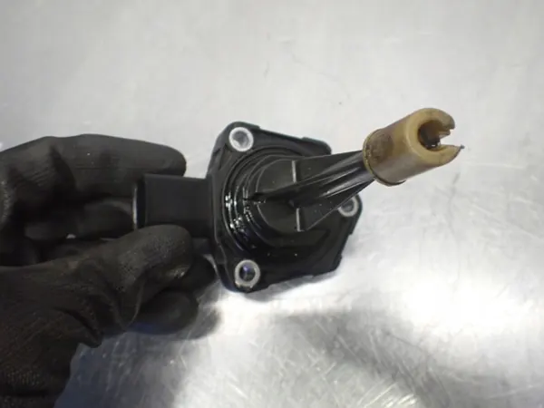 Sensor Nível Óleo OEM 03C907660Q para Audi A6 C7 image 3