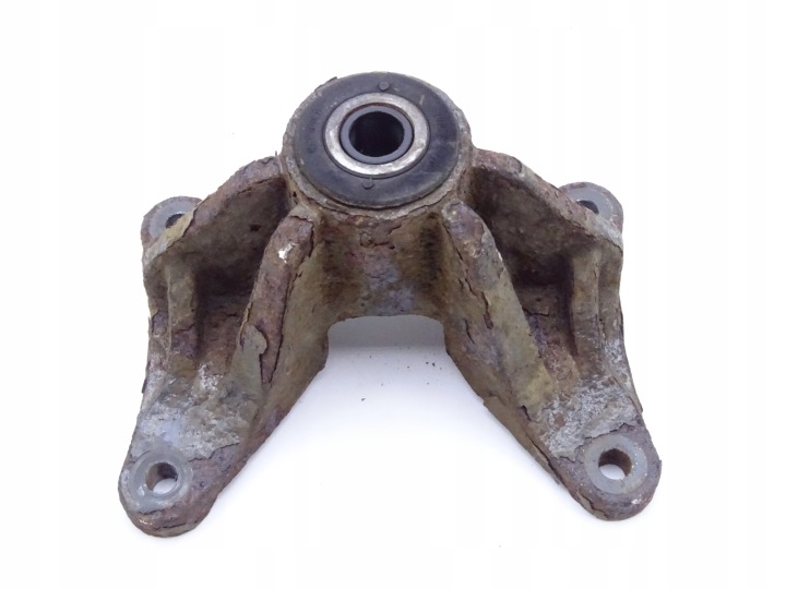 RENAULT MIDLUM REAR SPRING MOUNT RIGHT REAR