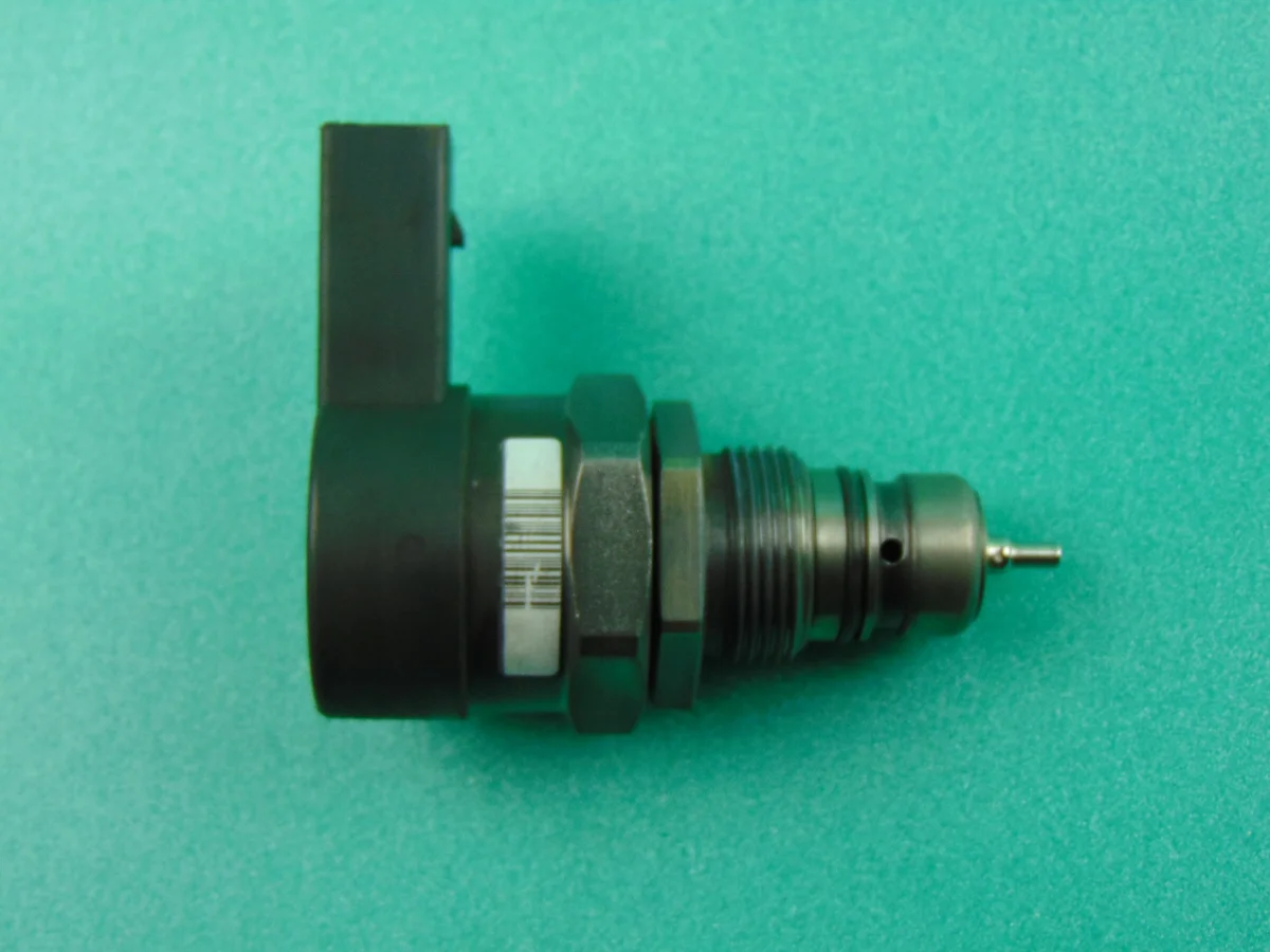 BMW OE 0281002481 Sensor Presión Combustible image 3